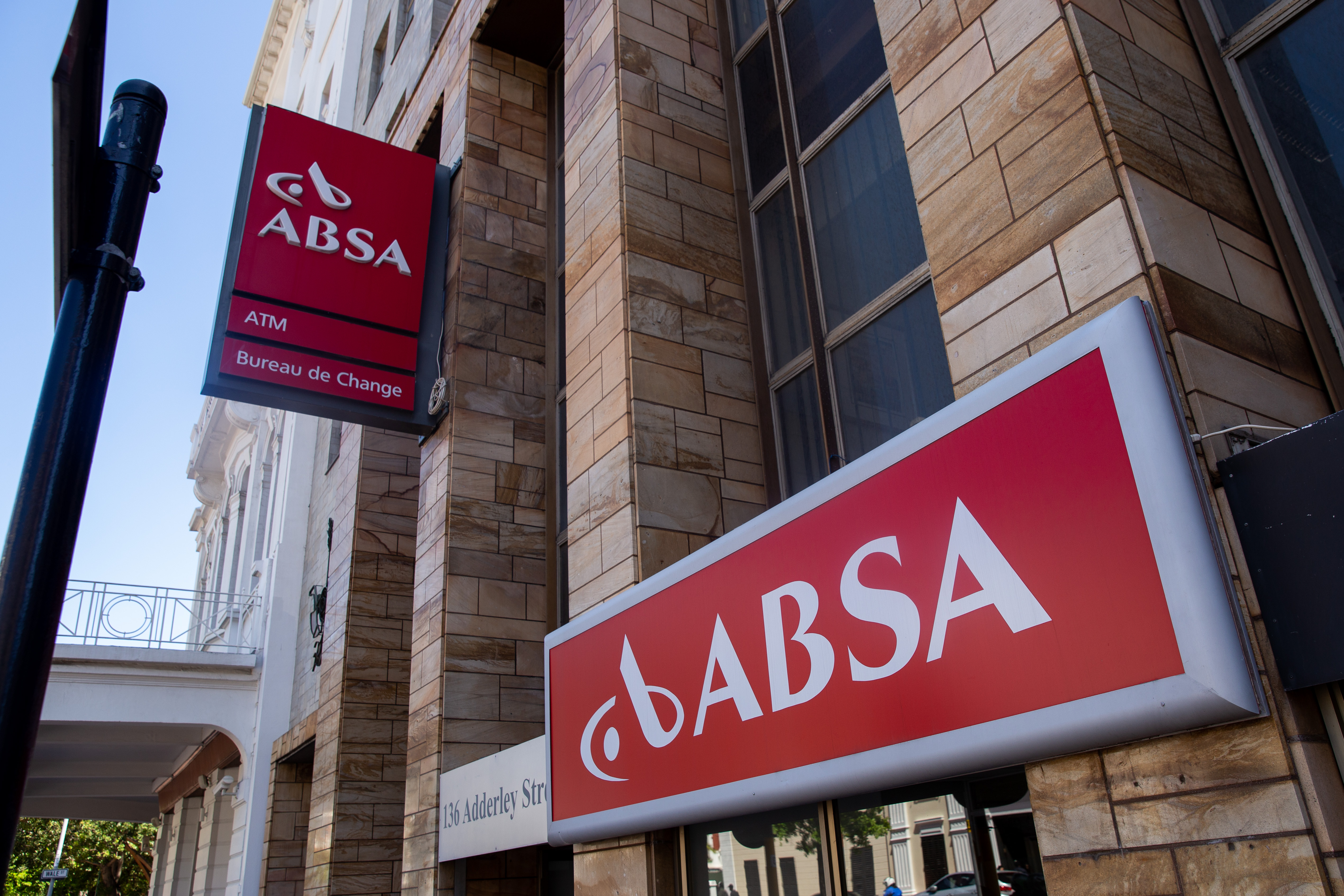 banks-are-clogging-up-the-justice-system-says-court-groundup
